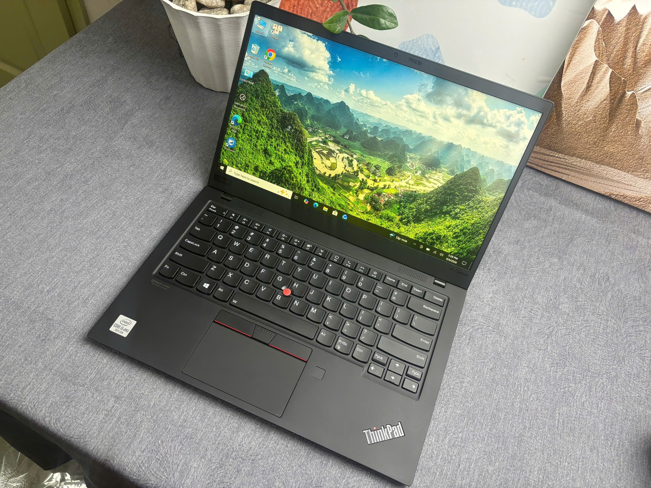 Thinkpad X1 Carbon G8
