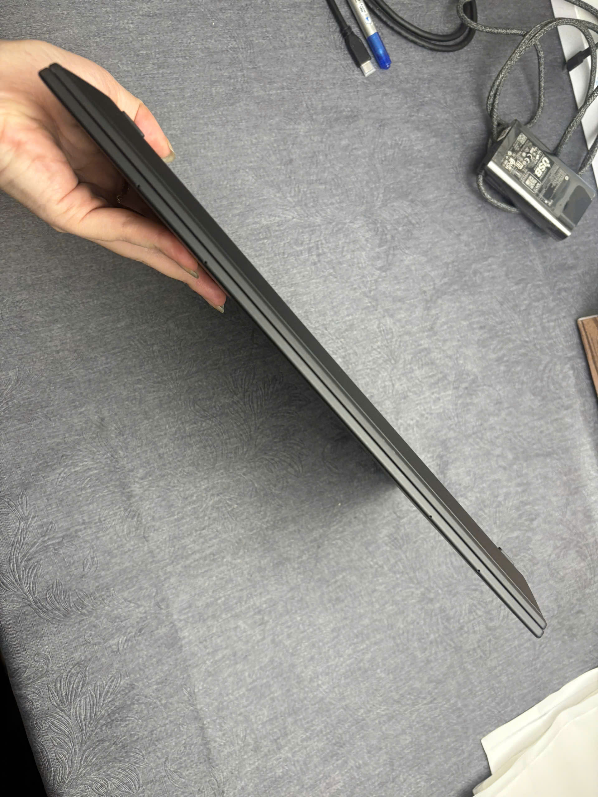 Thinkpad X1 Carbon G9 - Ảnh 4