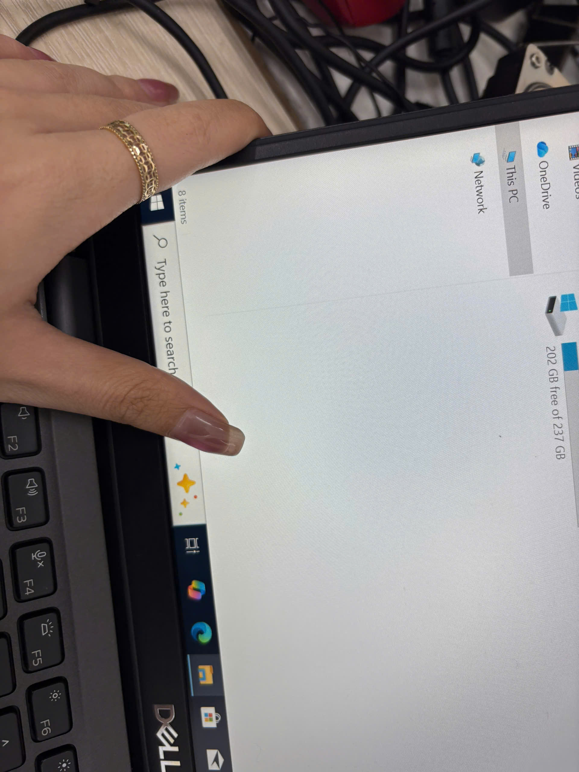 Dell Latitude 5400 - Ảnh 2