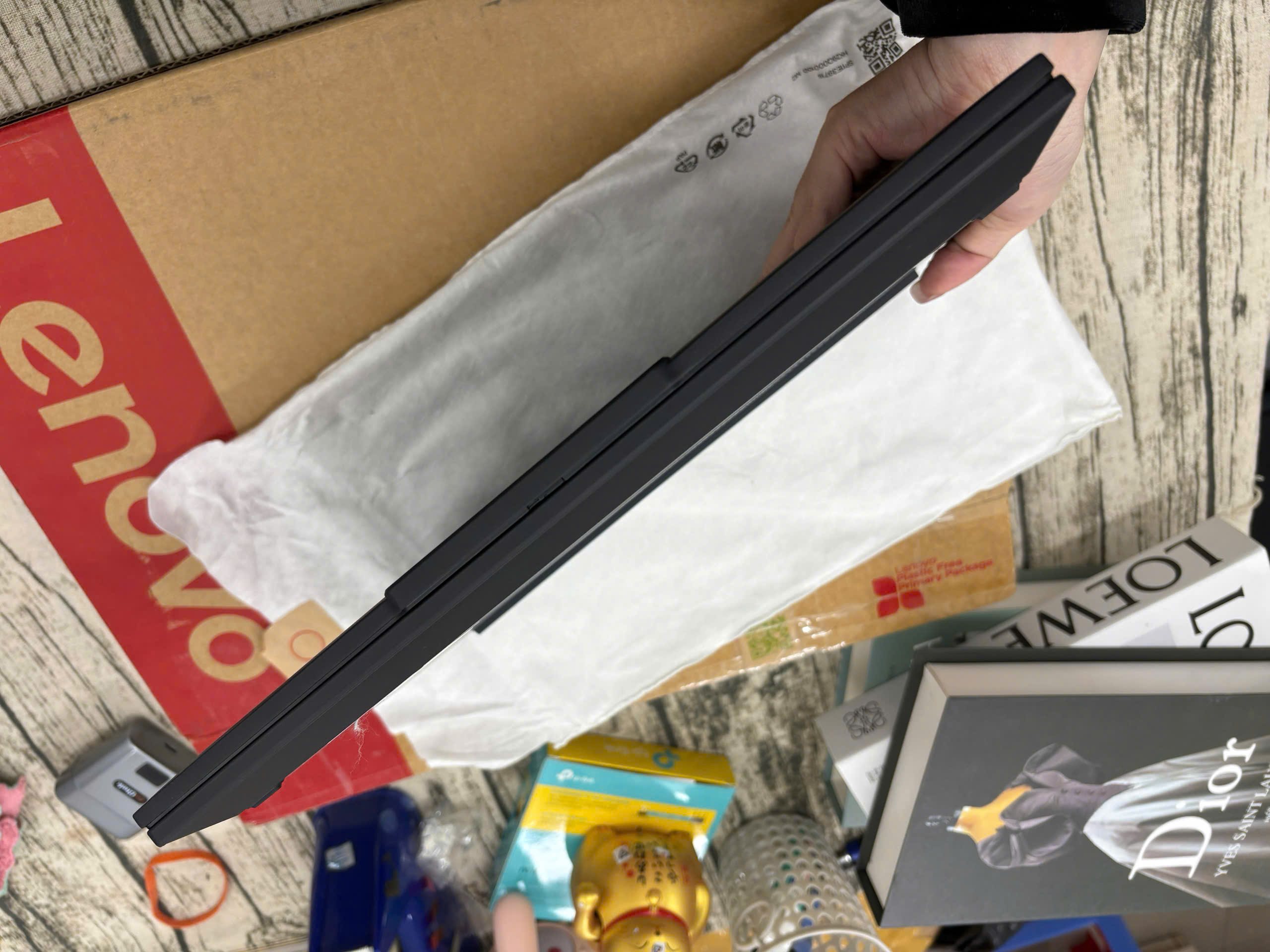 Thinkpad P14s G6 - Ảnh 2