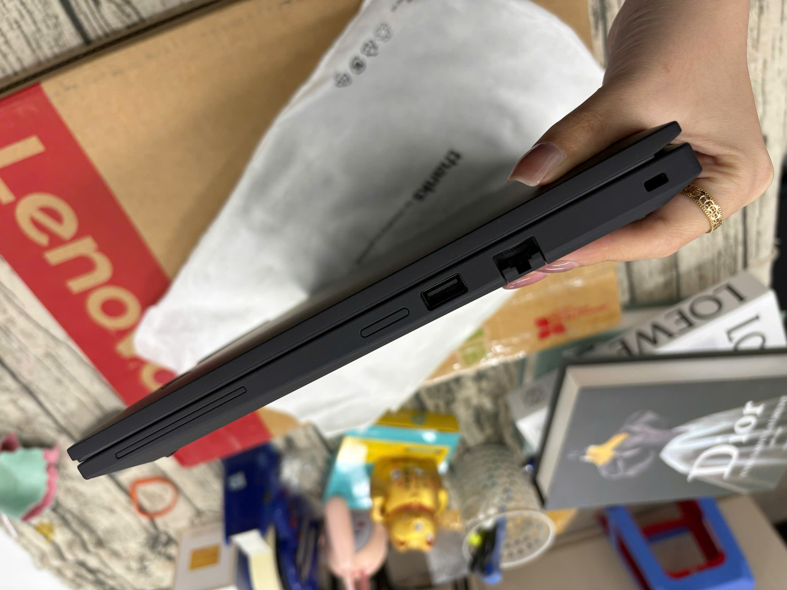 Thinkpad P14s G6 - Ảnh 4