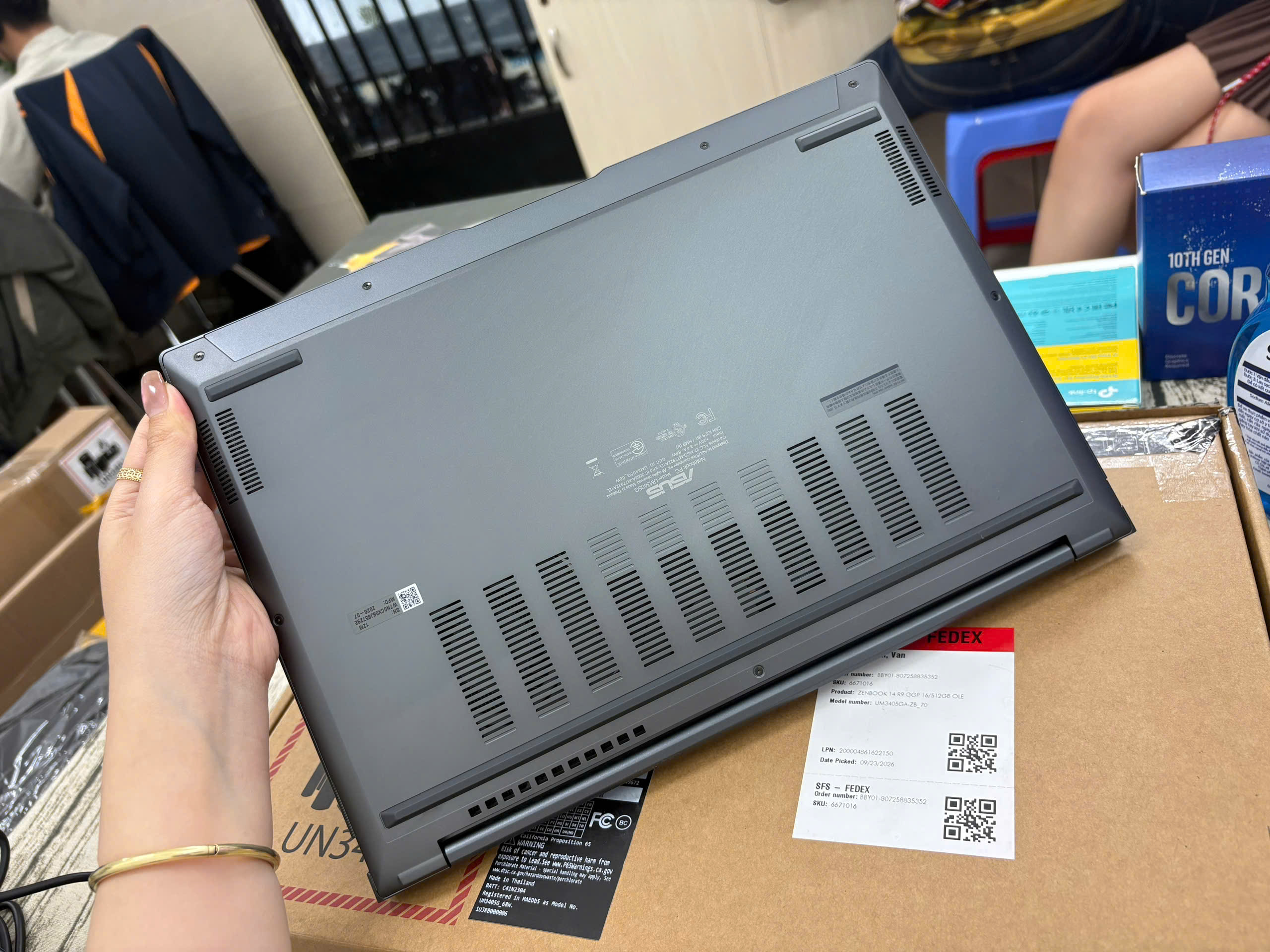 Asus Zenbook 14 UM3405G - Ảnh 2