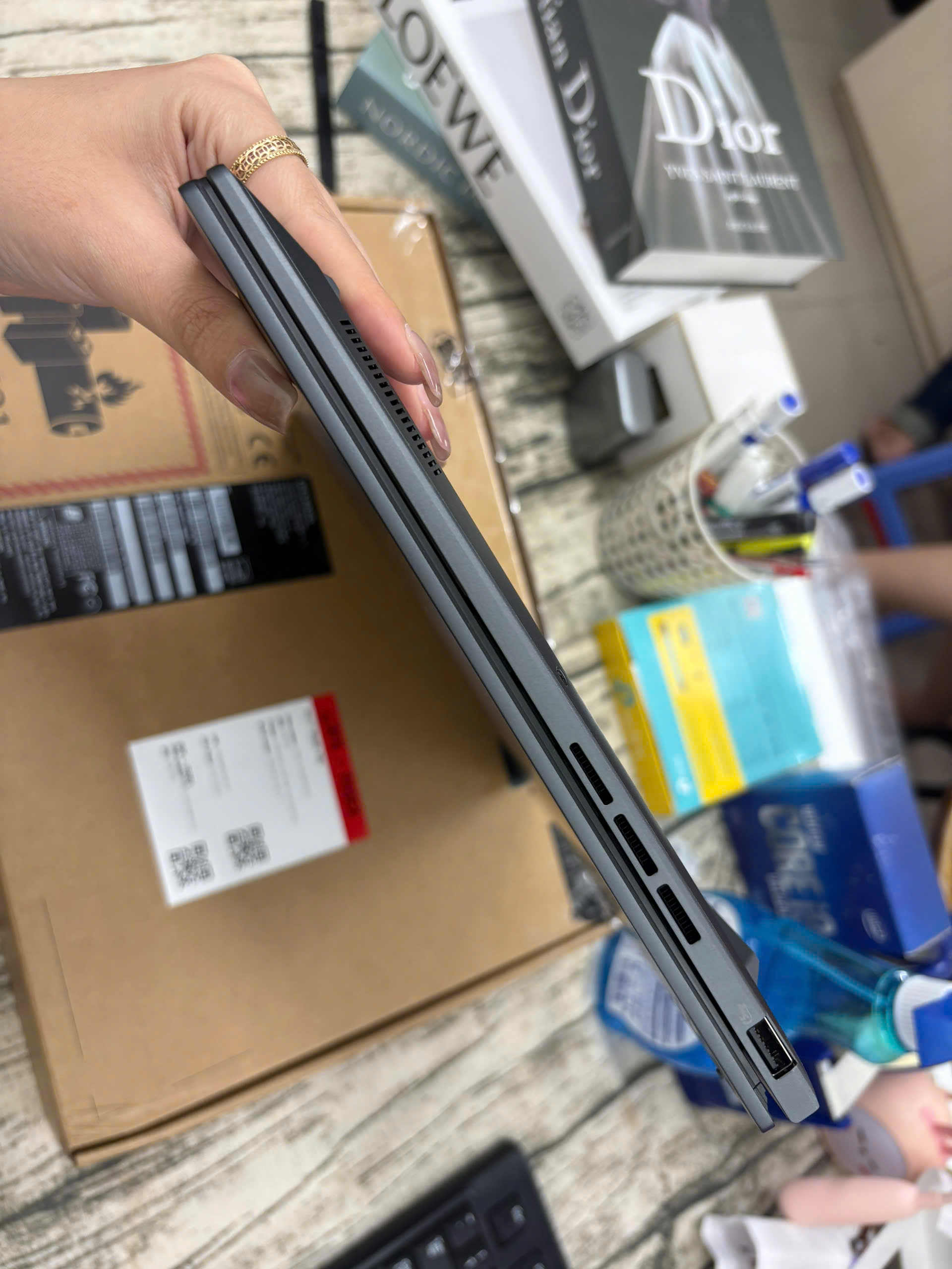 Asus Zenbook 14 UM3405G - Ảnh 4