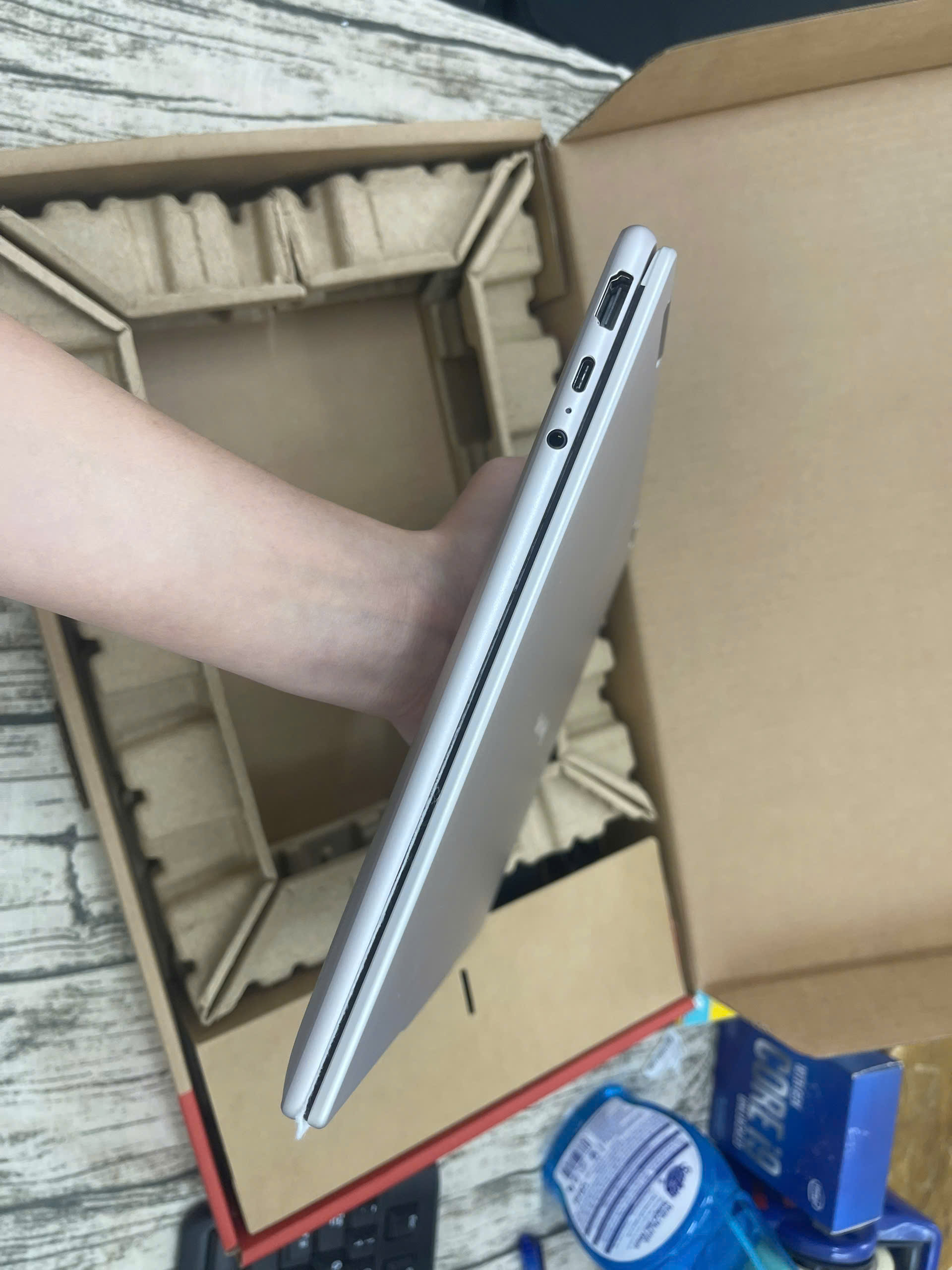 Lenovo Yoga 7 2in1 14AGP11 - Ảnh 2