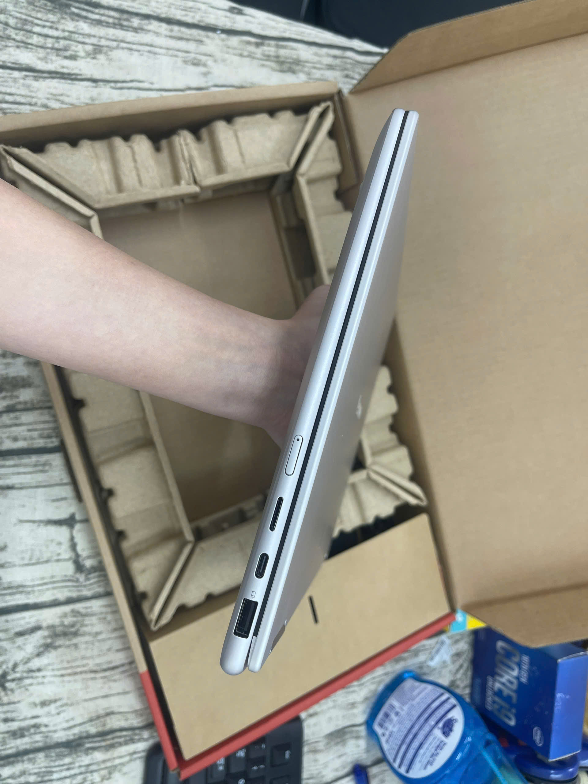 Lenovo Yoga 7 2in1 14AGP11 - Ảnh 4