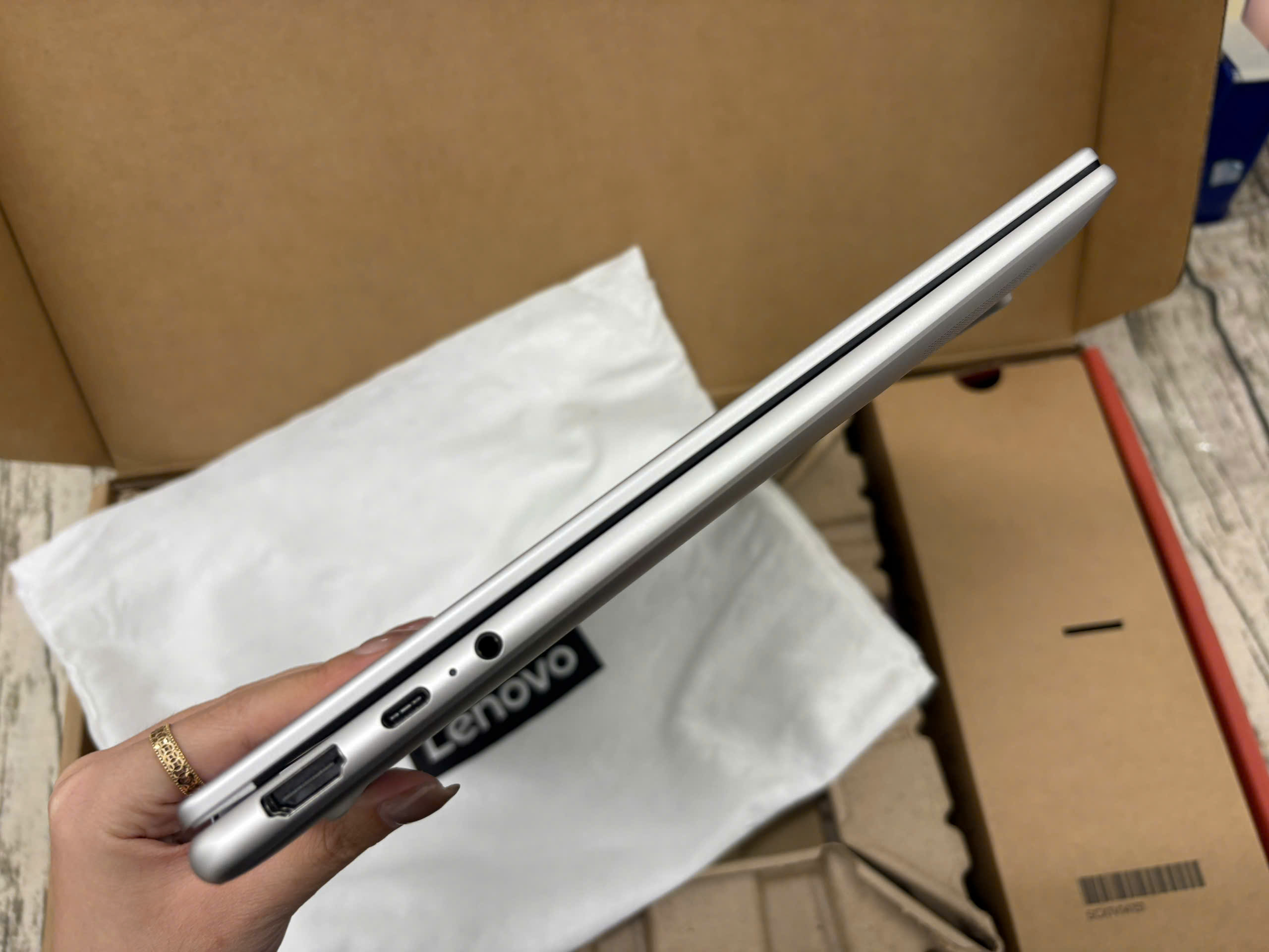 Lenovo Yoga 7 2in1 14AGP11 - Ảnh 7