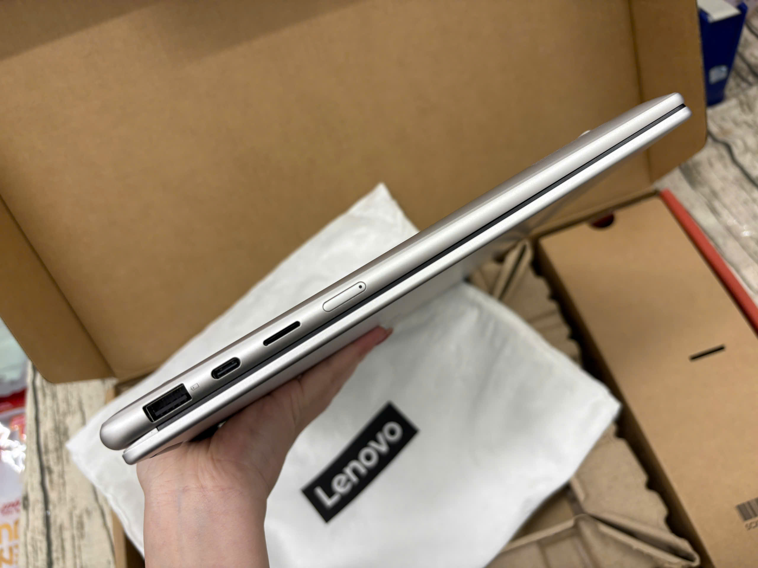 Lenovo Yoga 7 2in1 14AGP11 - Ảnh 8