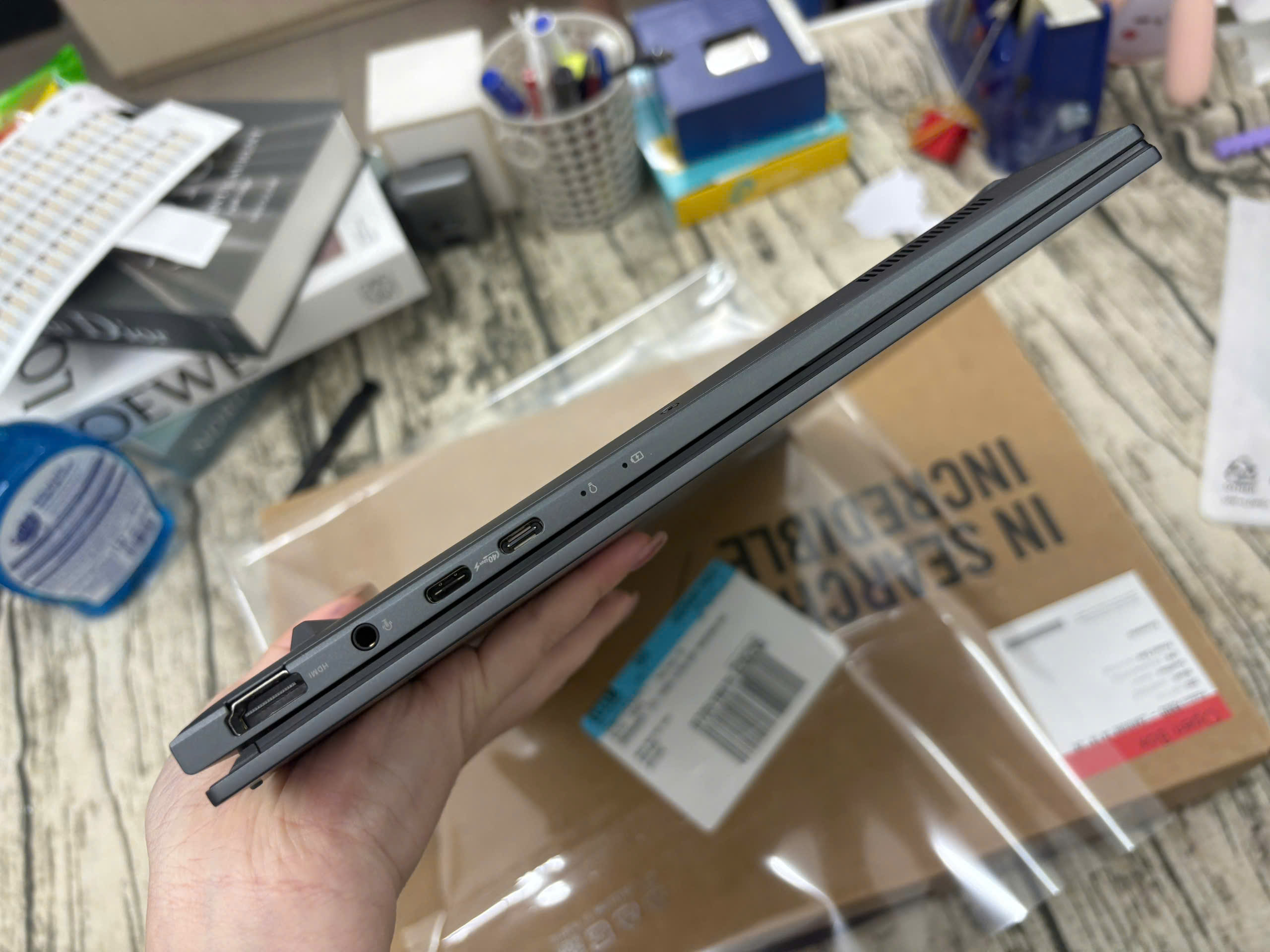 Asus Zenbook 14 UM3405GA - Ảnh 4