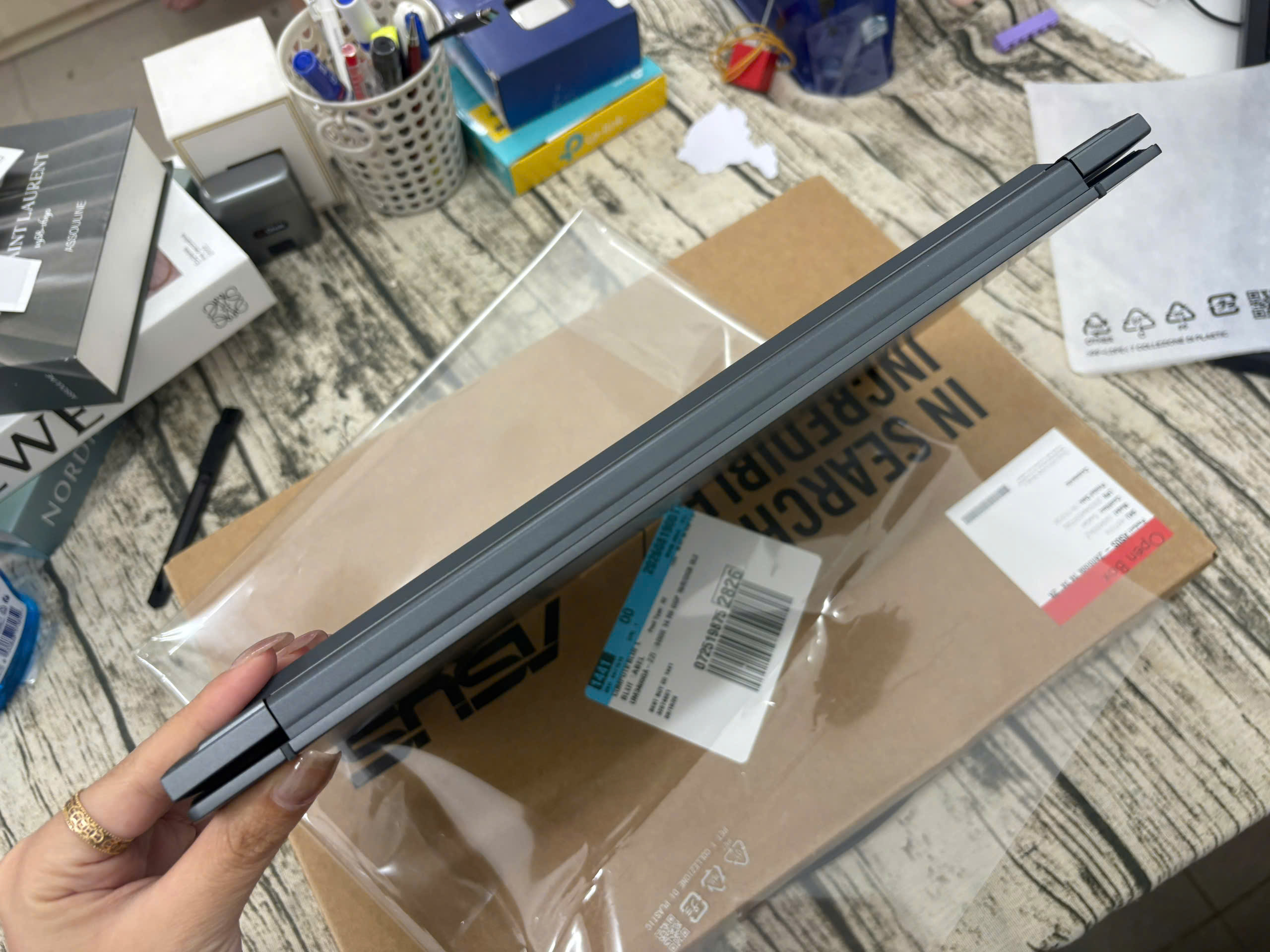 Asus Zenbook 14 UM3405GA - Ảnh 6