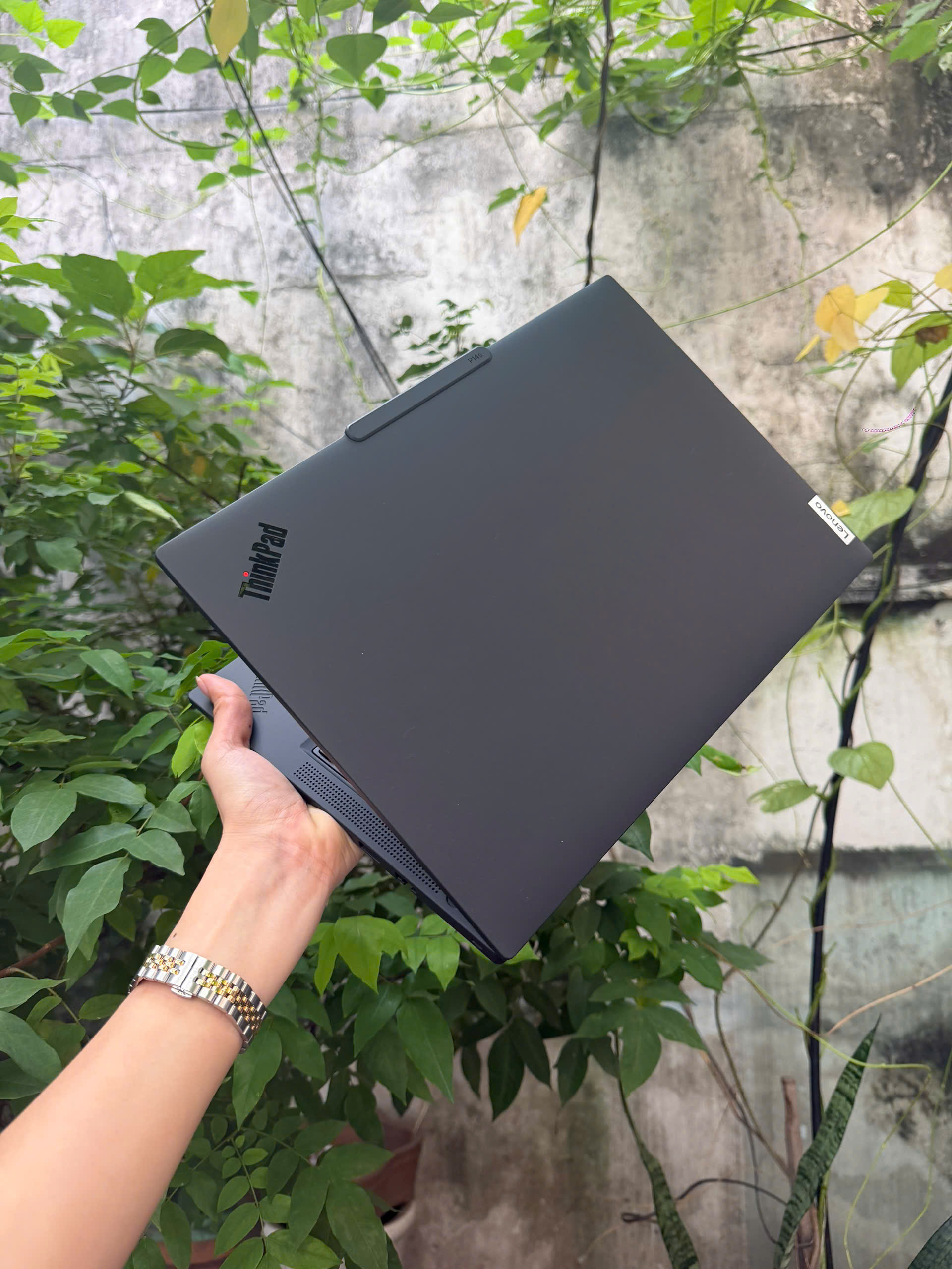 Thinkpad P14s G6 (2025) - Ảnh 3