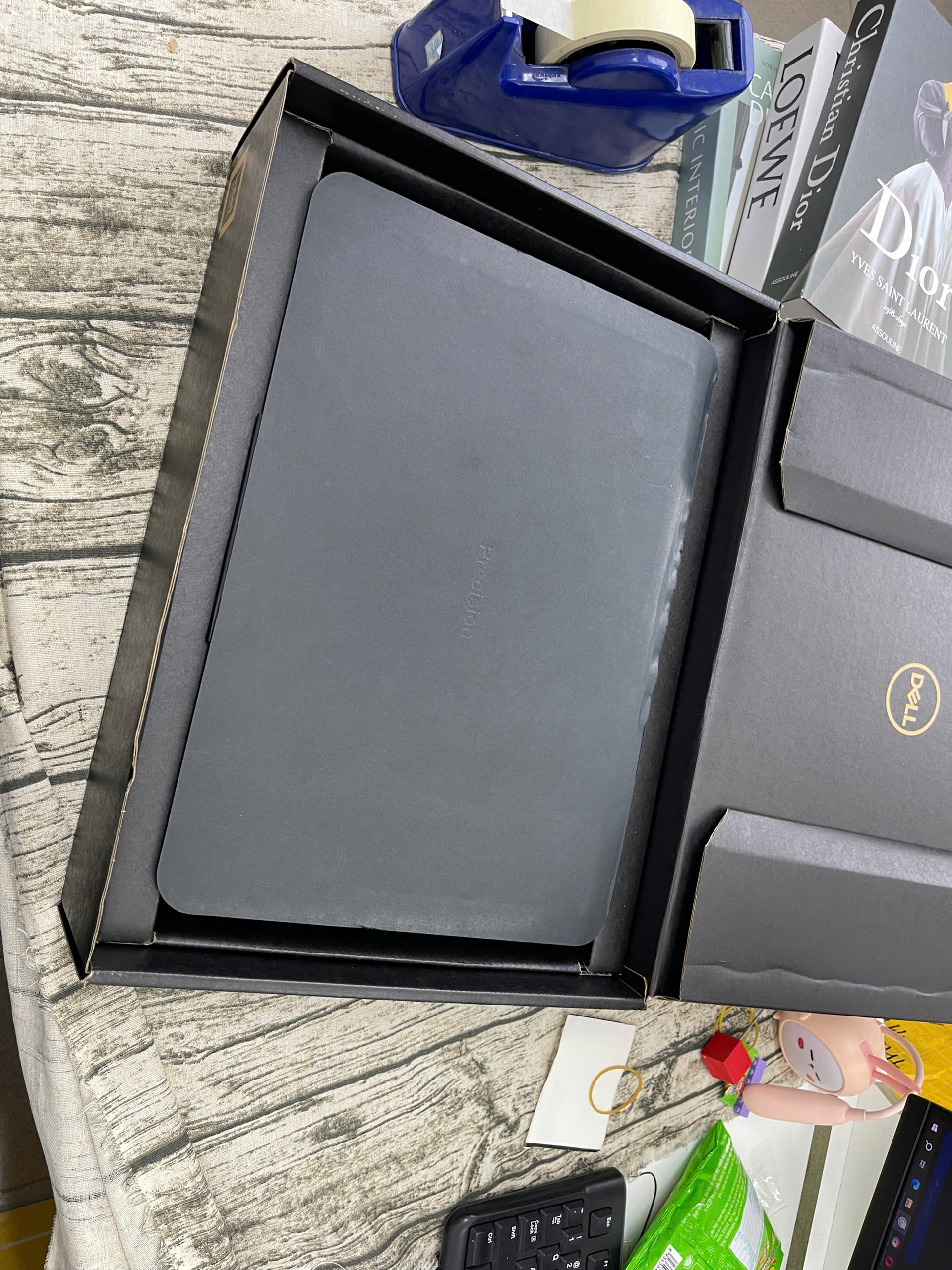 Dell Precision 5690 - Ảnh 2