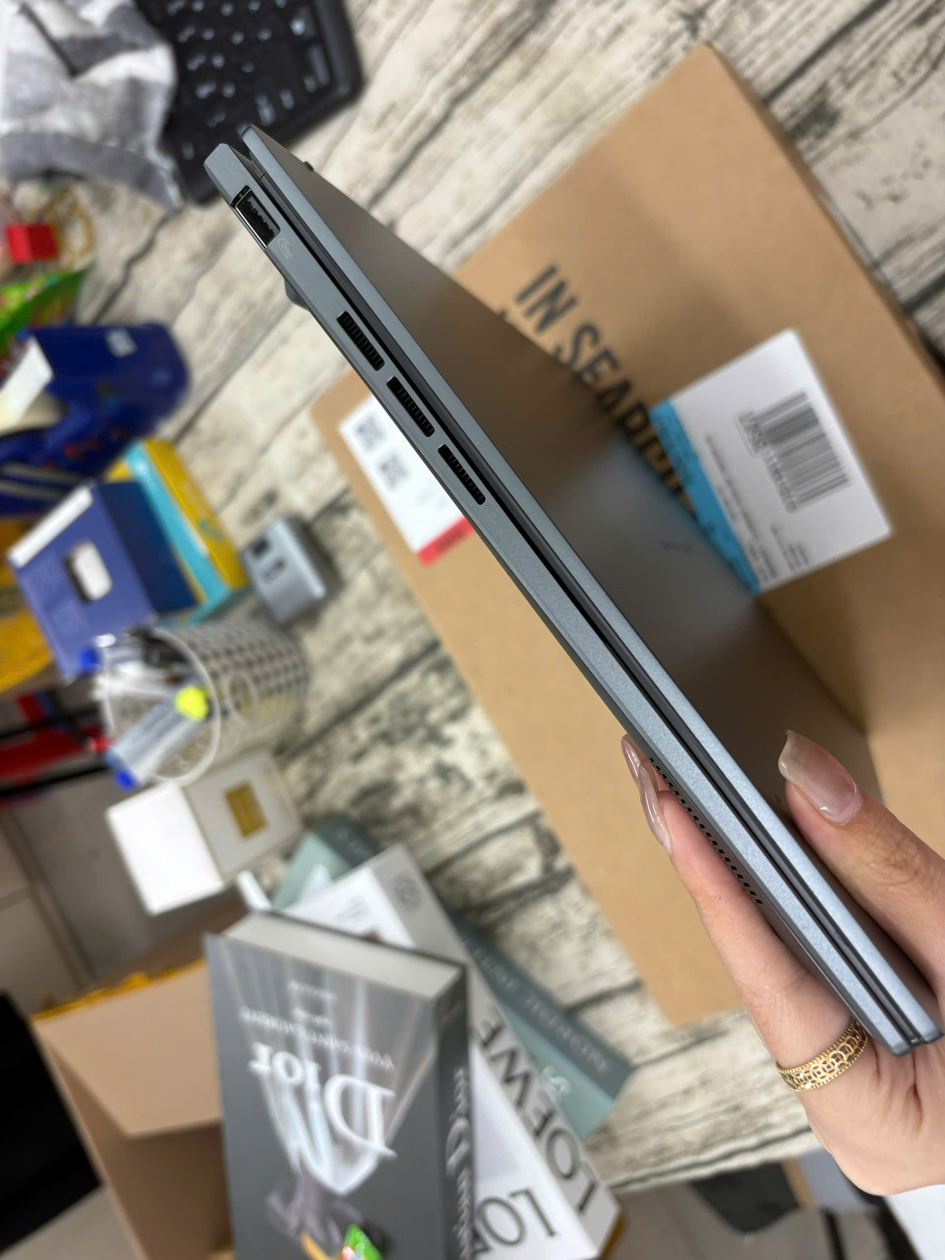 Asus Zenbook 14 UM3405G - Ảnh 8