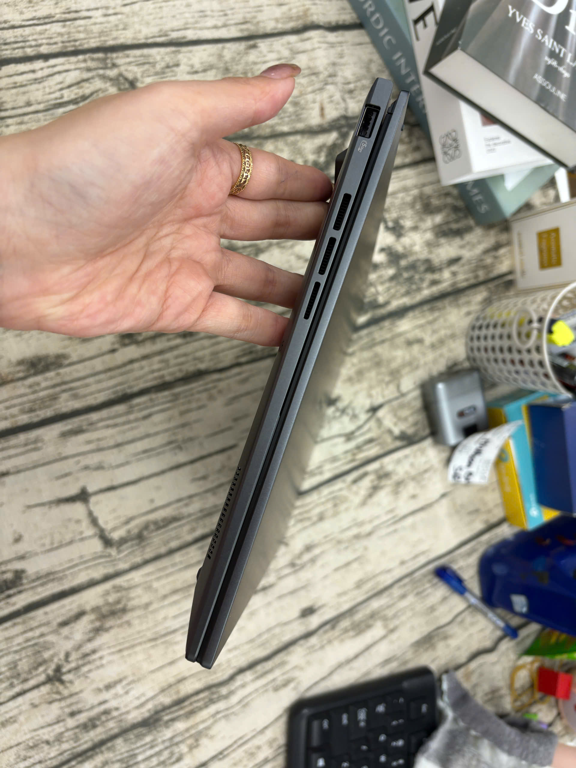 Asus Zenbook 14 UM3405G - Ảnh 7
