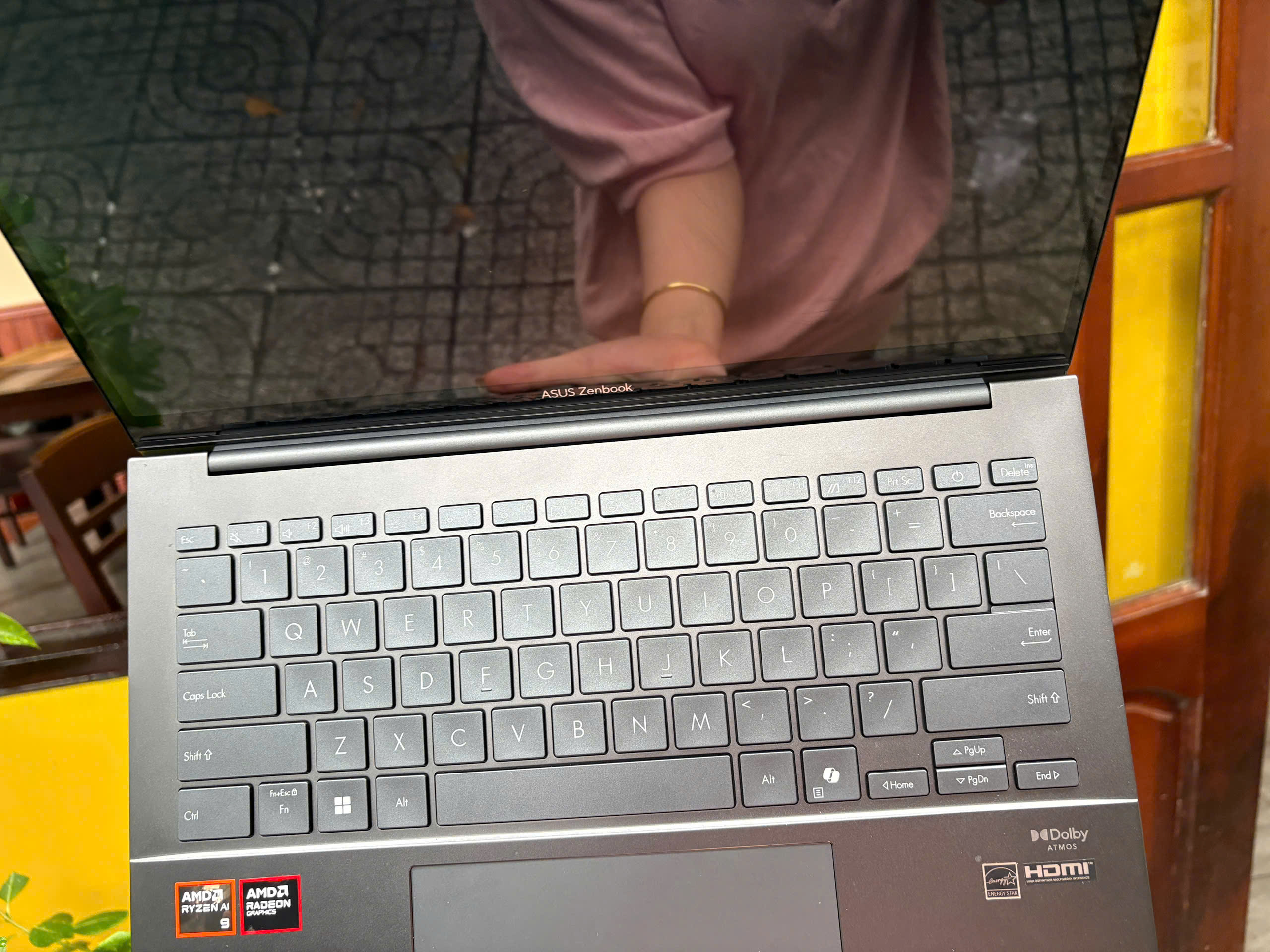 Asus Zenbook 14 UM3405G - Ảnh 2
