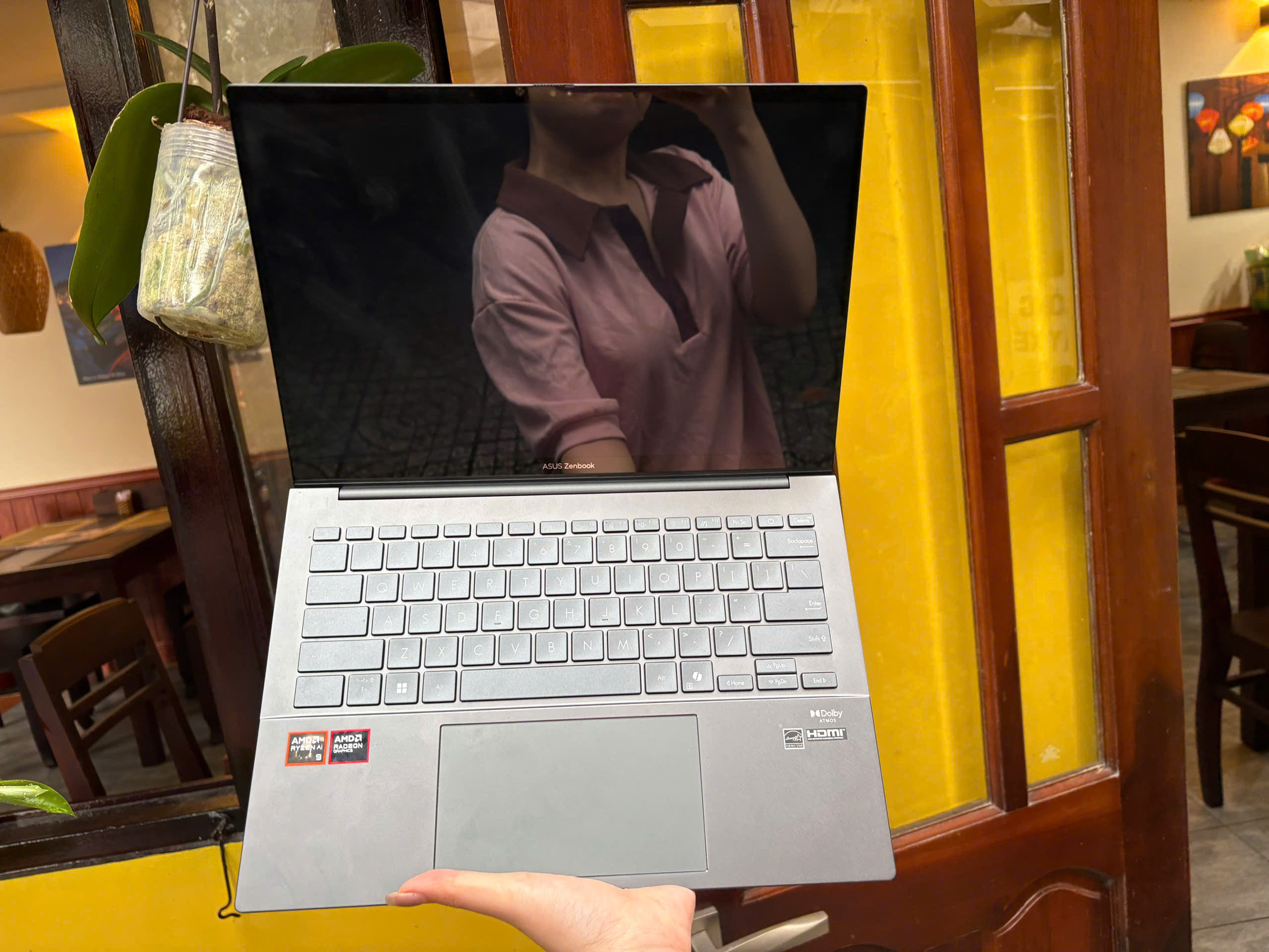 Asus Zenbook 14 UM3405G - Ảnh 3