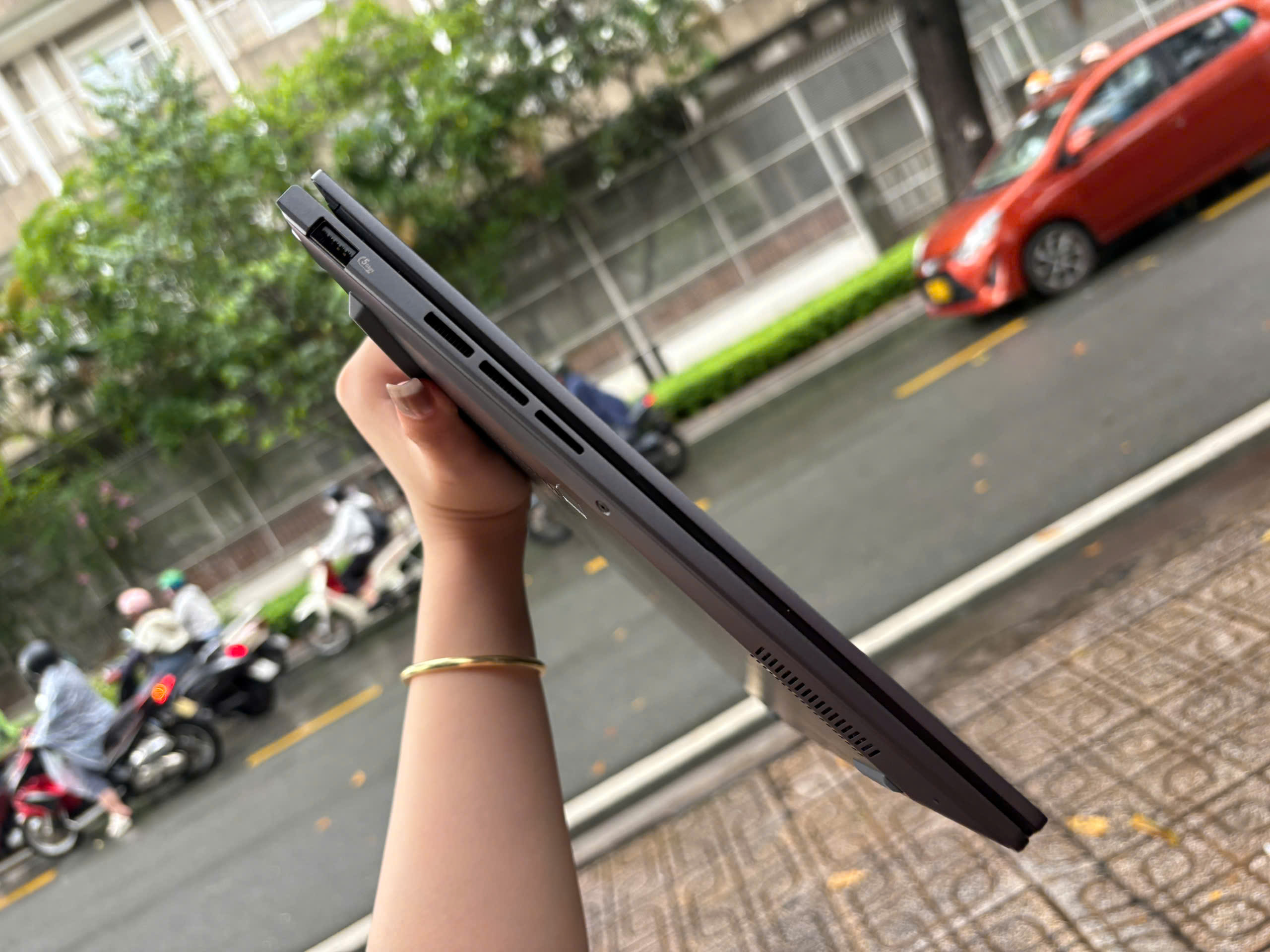Asus Zenbook 14 UM3405G - Ảnh 4