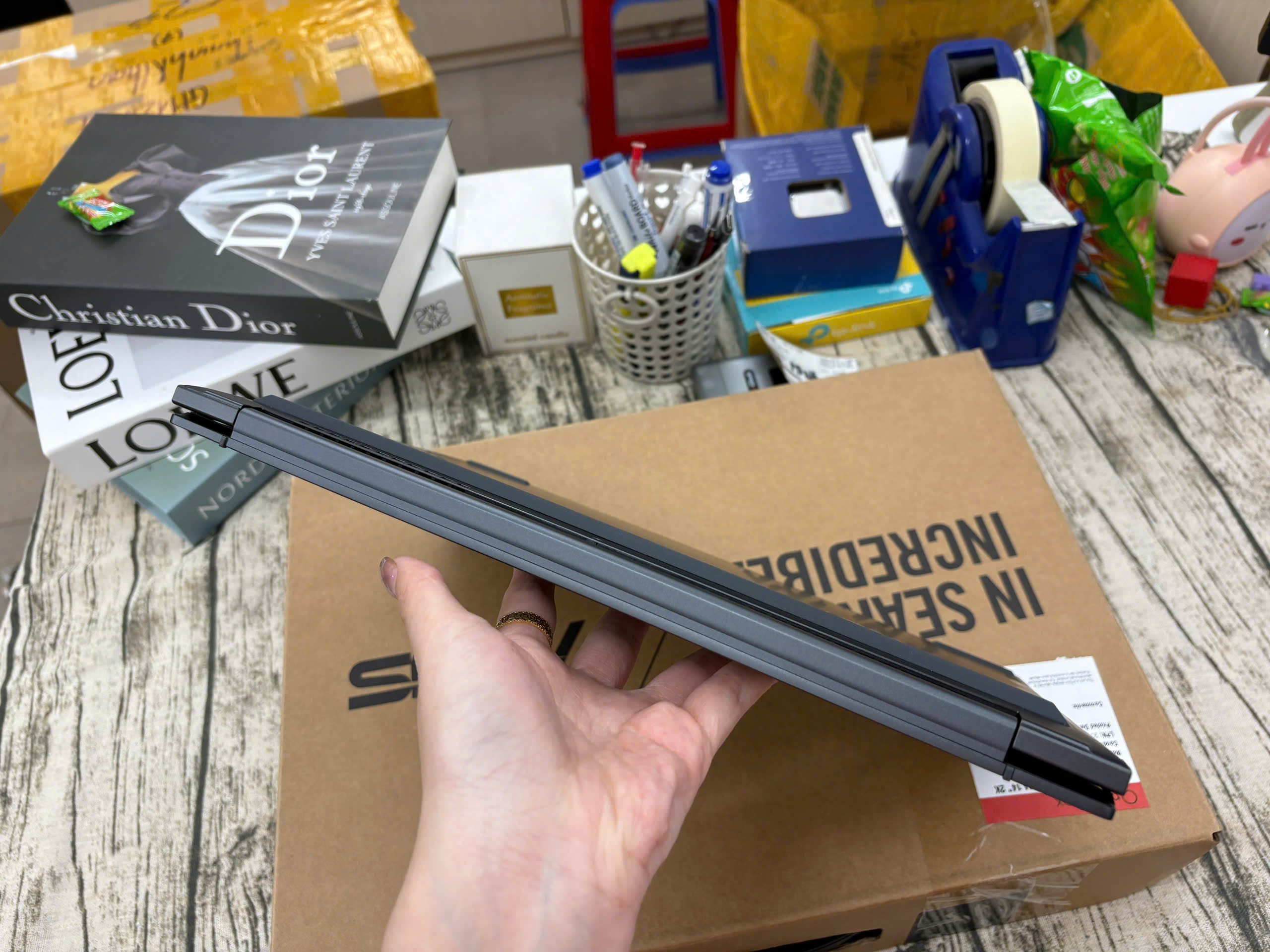 Asus Zenbook 14 UM3405G - Ảnh 2