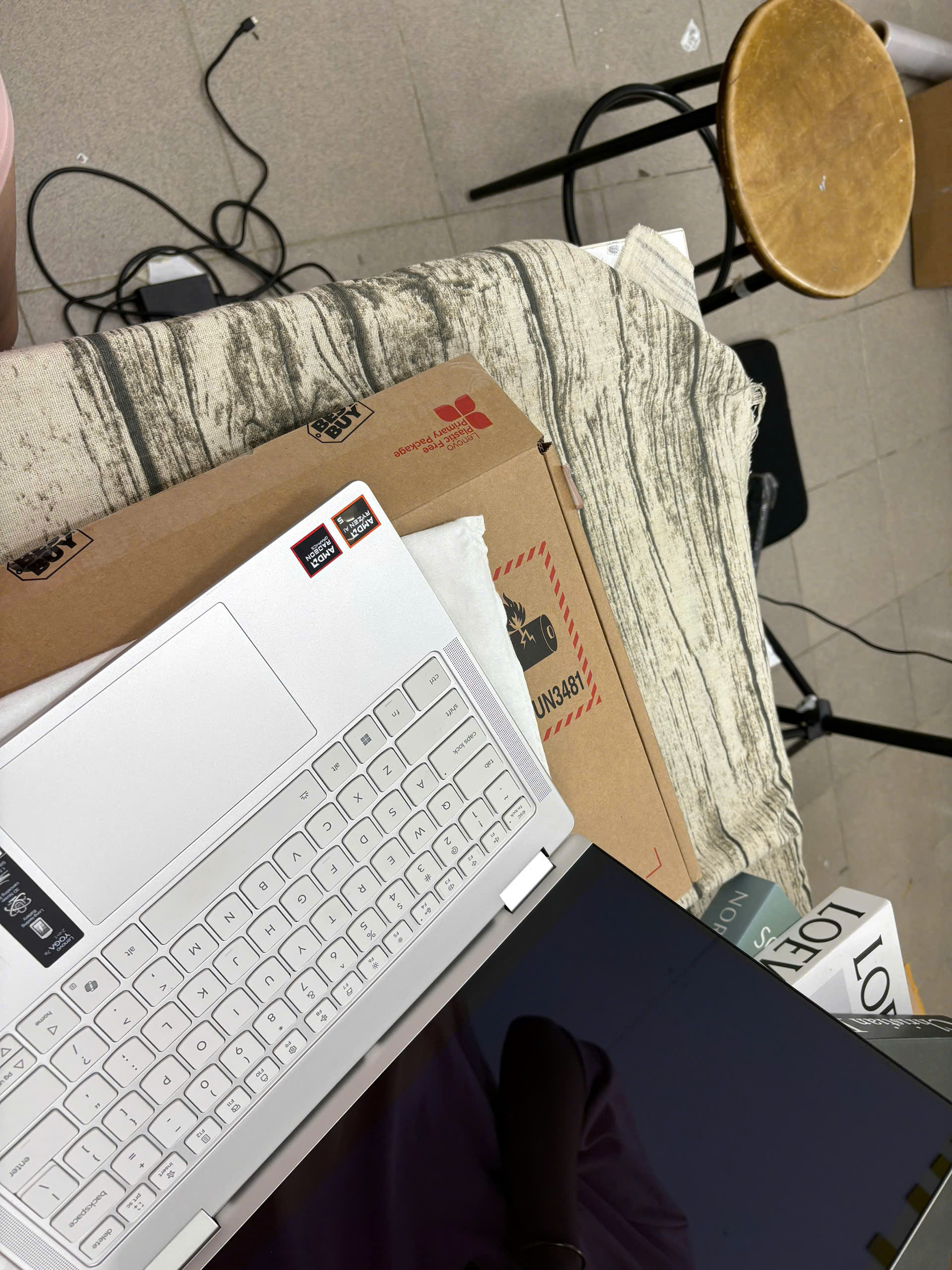 Lenovo Yoga 7 2in1 14AGP11 - Ảnh 3