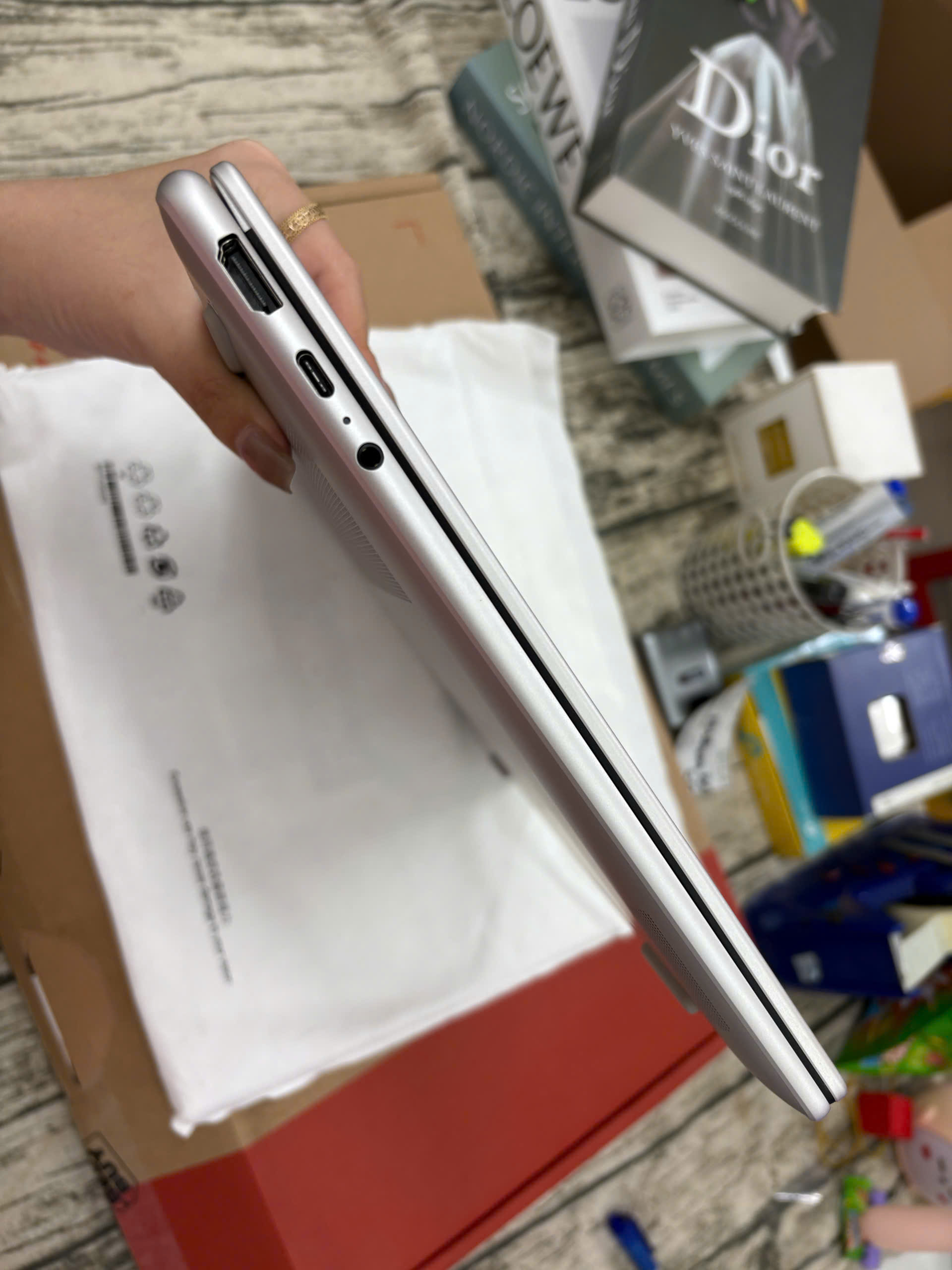 Lenovo Yoga 7 2in1 14AGP11 - Ảnh 9