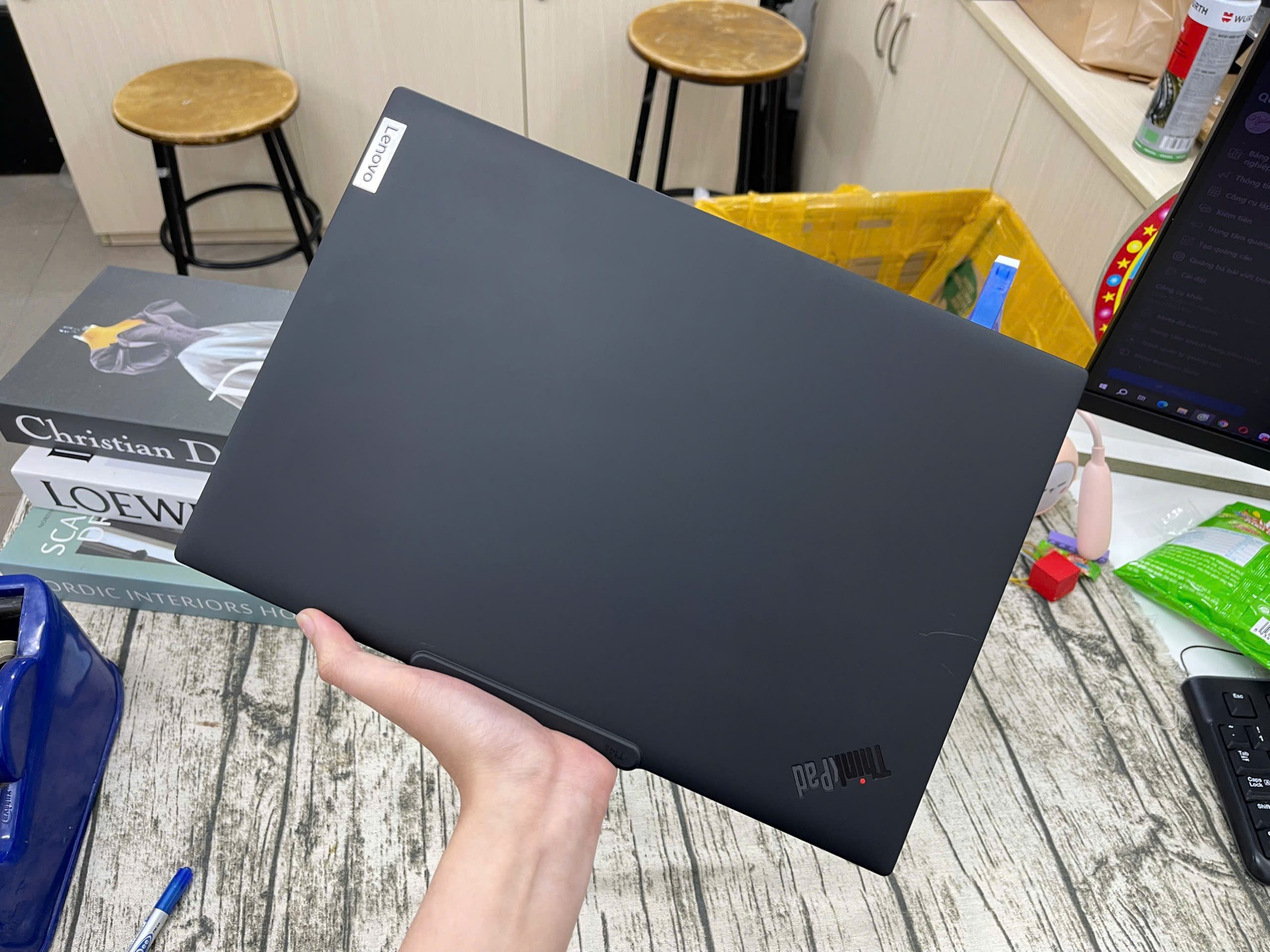 Thinkpad T14s G6 - Ảnh 3