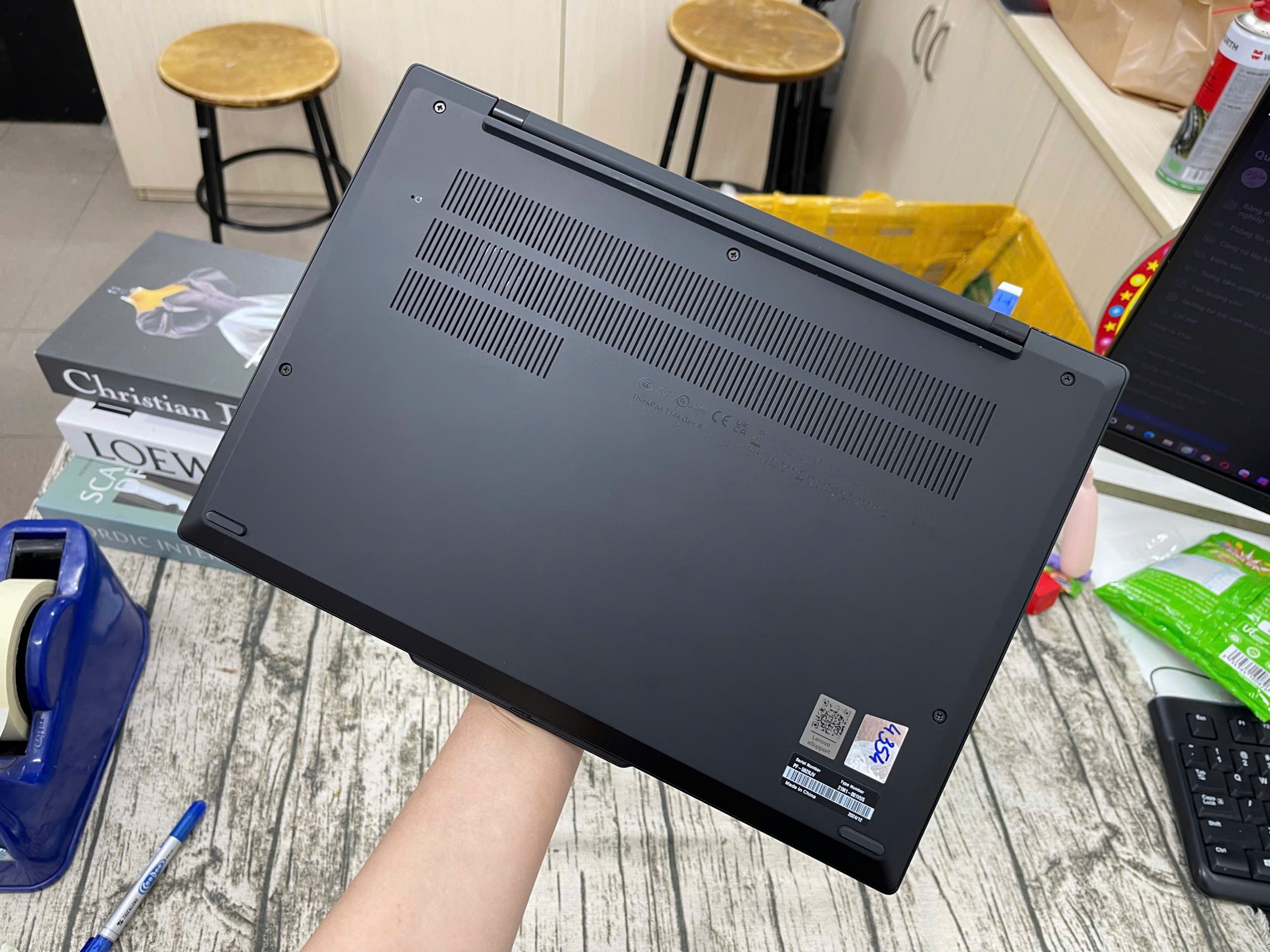Thinkpad T14s G6 - Ảnh 8