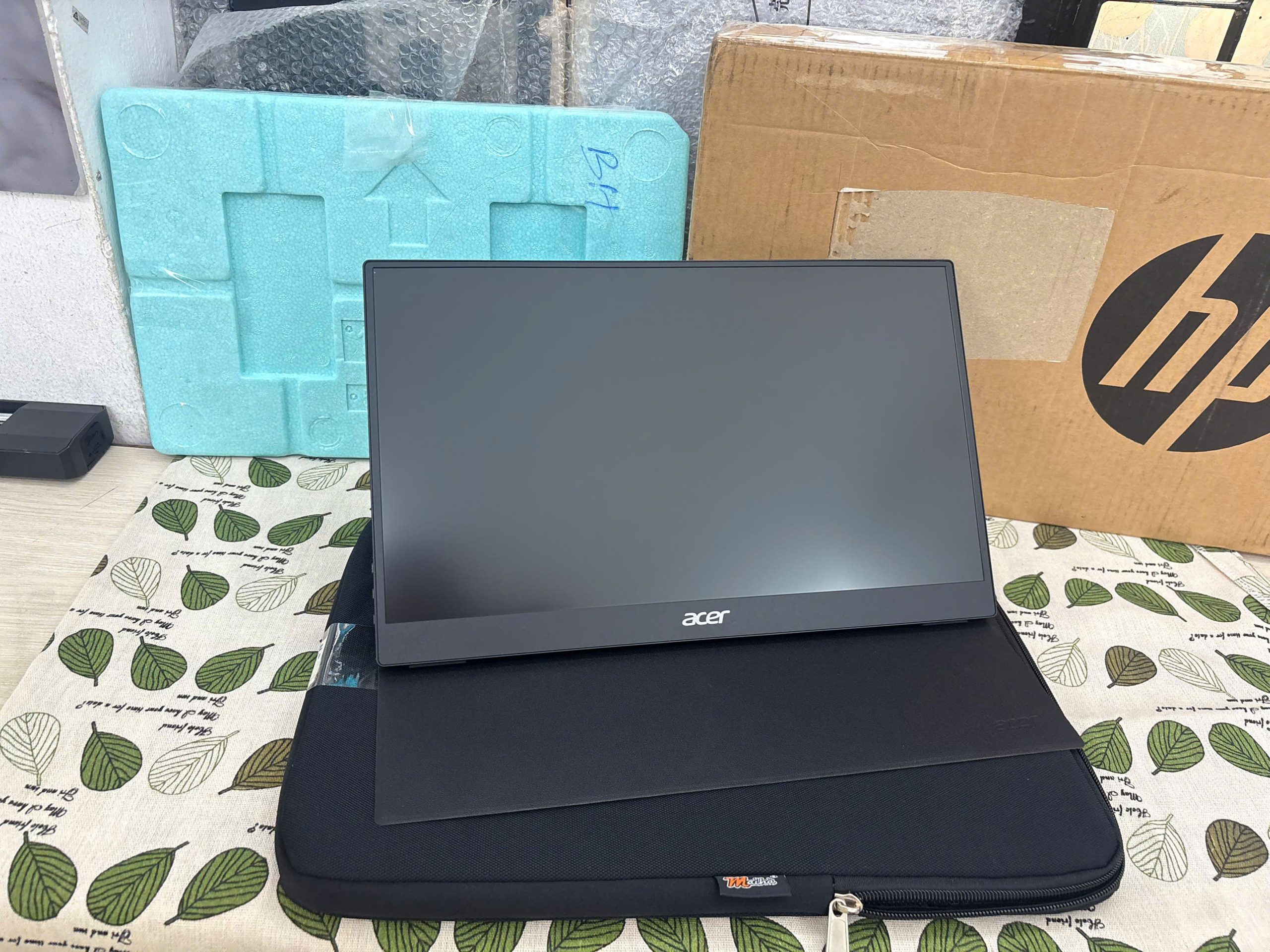 Màn hình: Acer PM161Q/C
