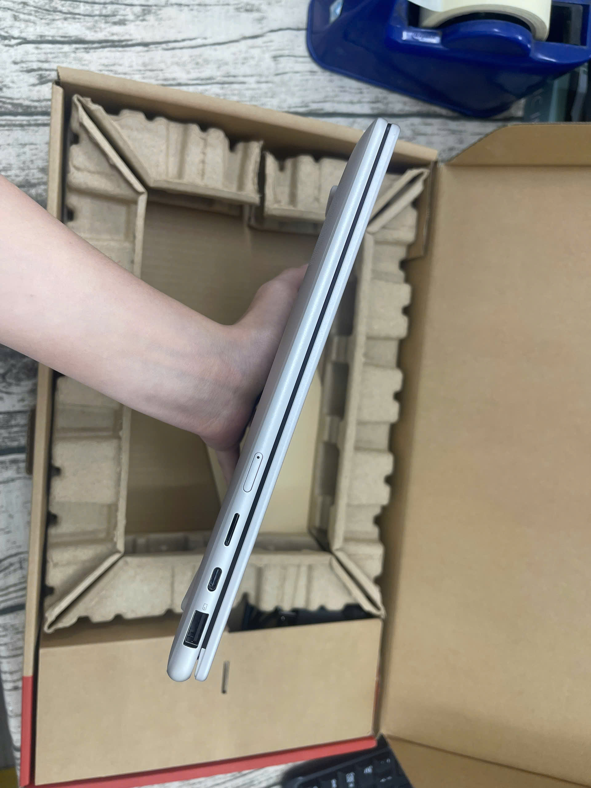Lenovo Yoga 7 2in1 14AGP11 - Ảnh 4