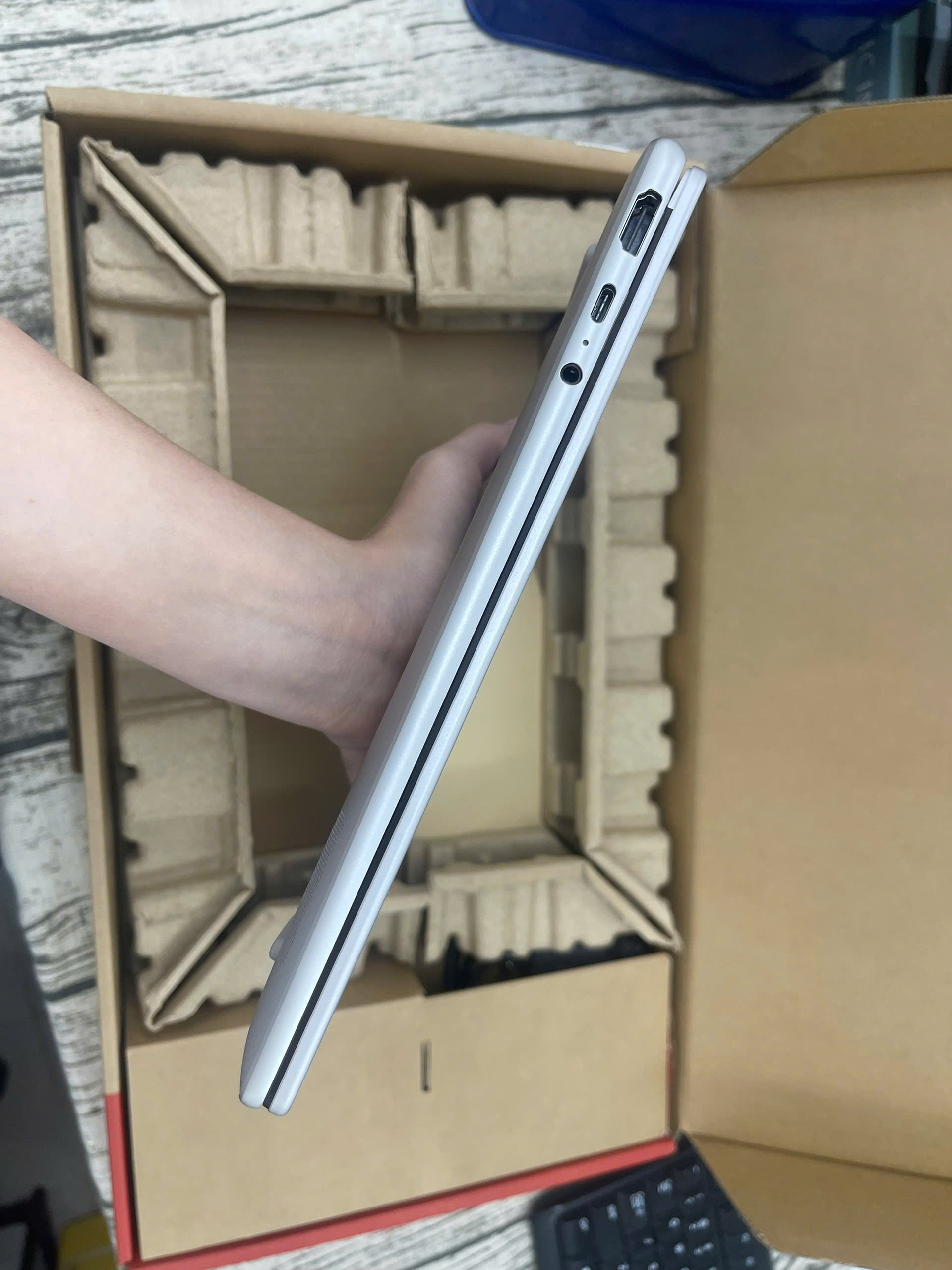 Lenovo Yoga 7 2in1 14AGP11 - Ảnh 6