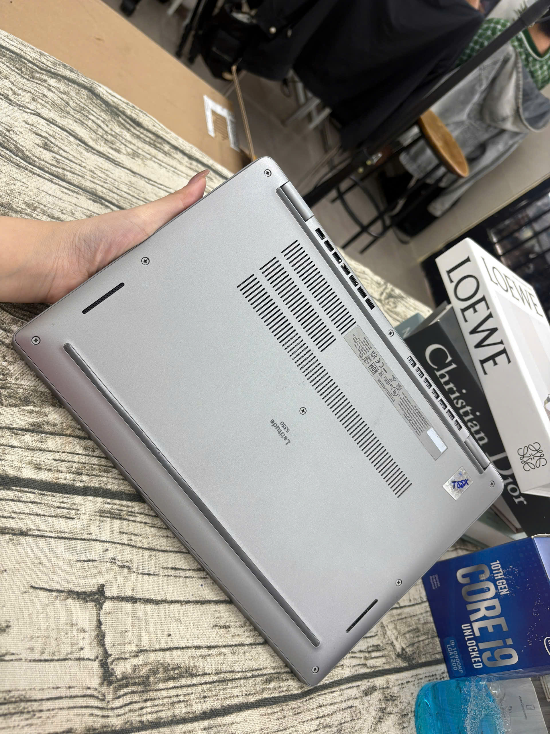 Dell Latitude 5330 2in1 - Ảnh 4